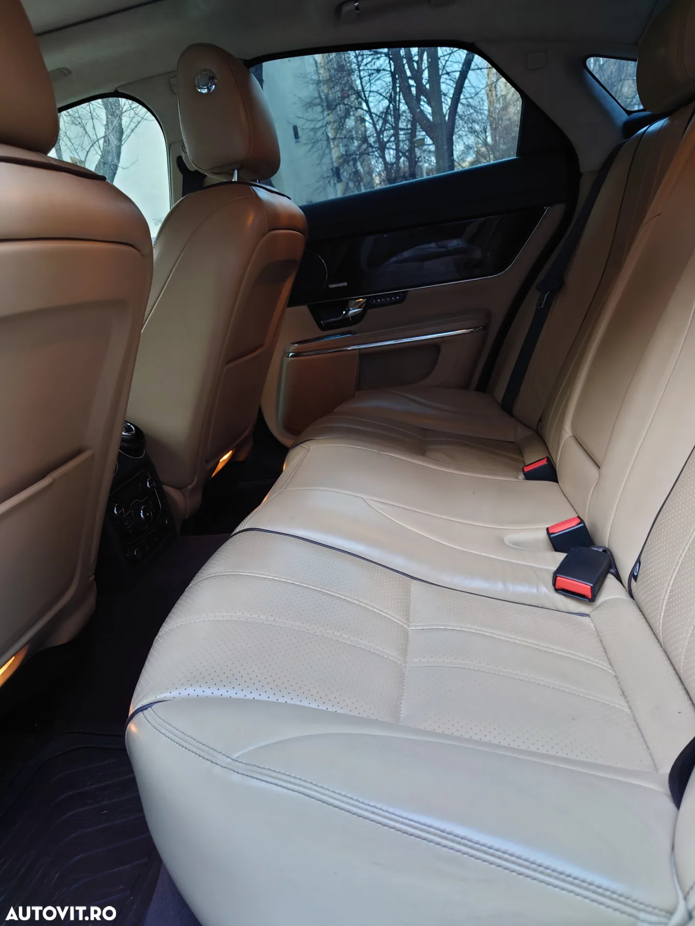 Jaguar XJ 30d Premium Luxury - 23