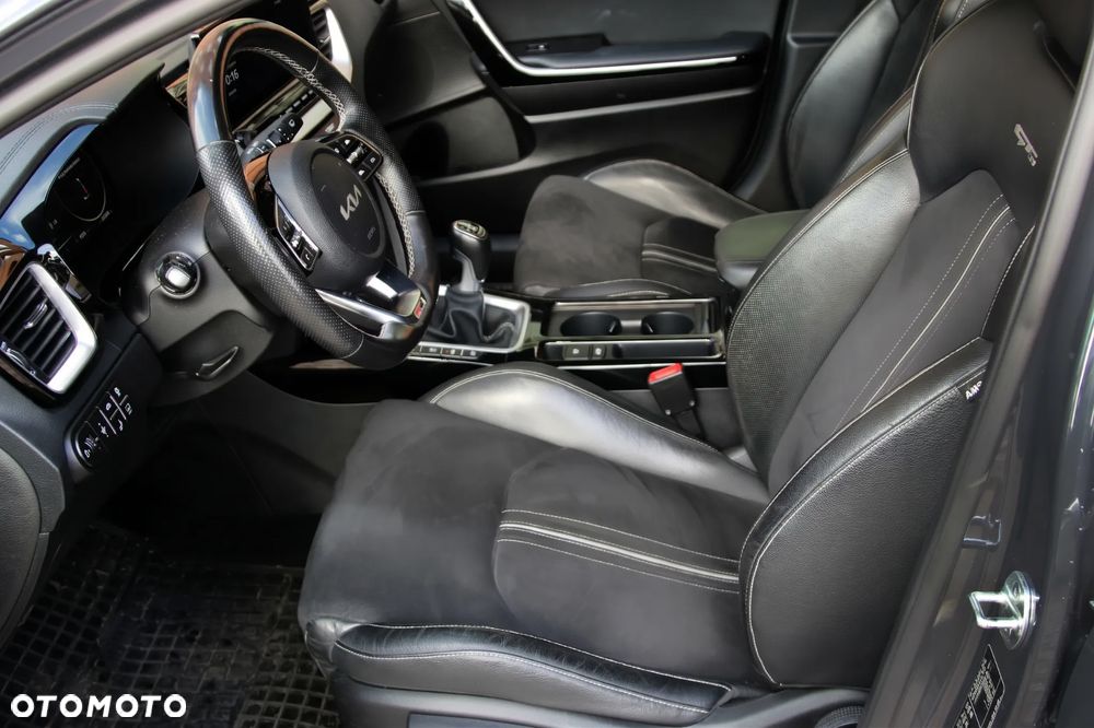 Kia ProCeed 1.5 T-GDI GT Line - 25