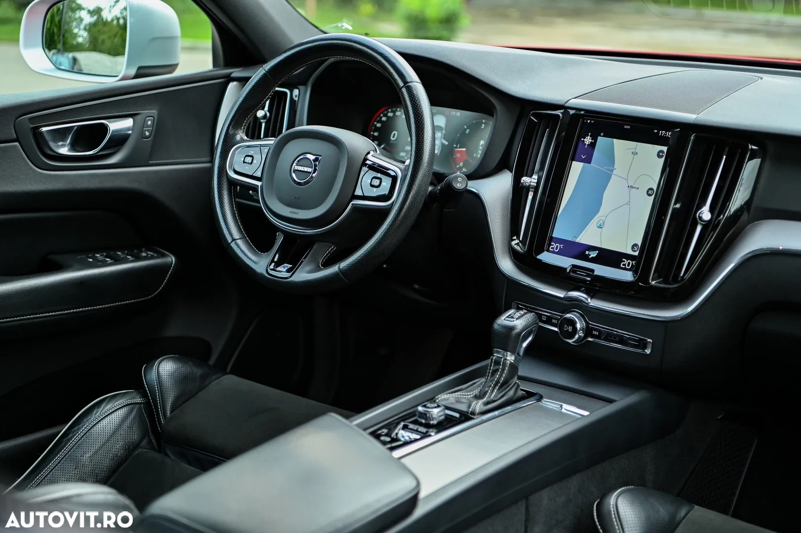 Volvo XC 60 D4 AWD Geartronic RDesign - 36