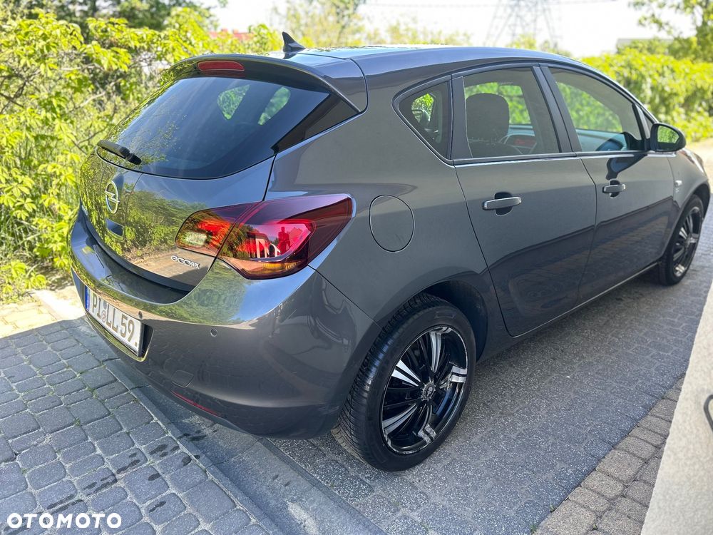 Opel Astra 1.4 Turbo 150 Jahre - 3