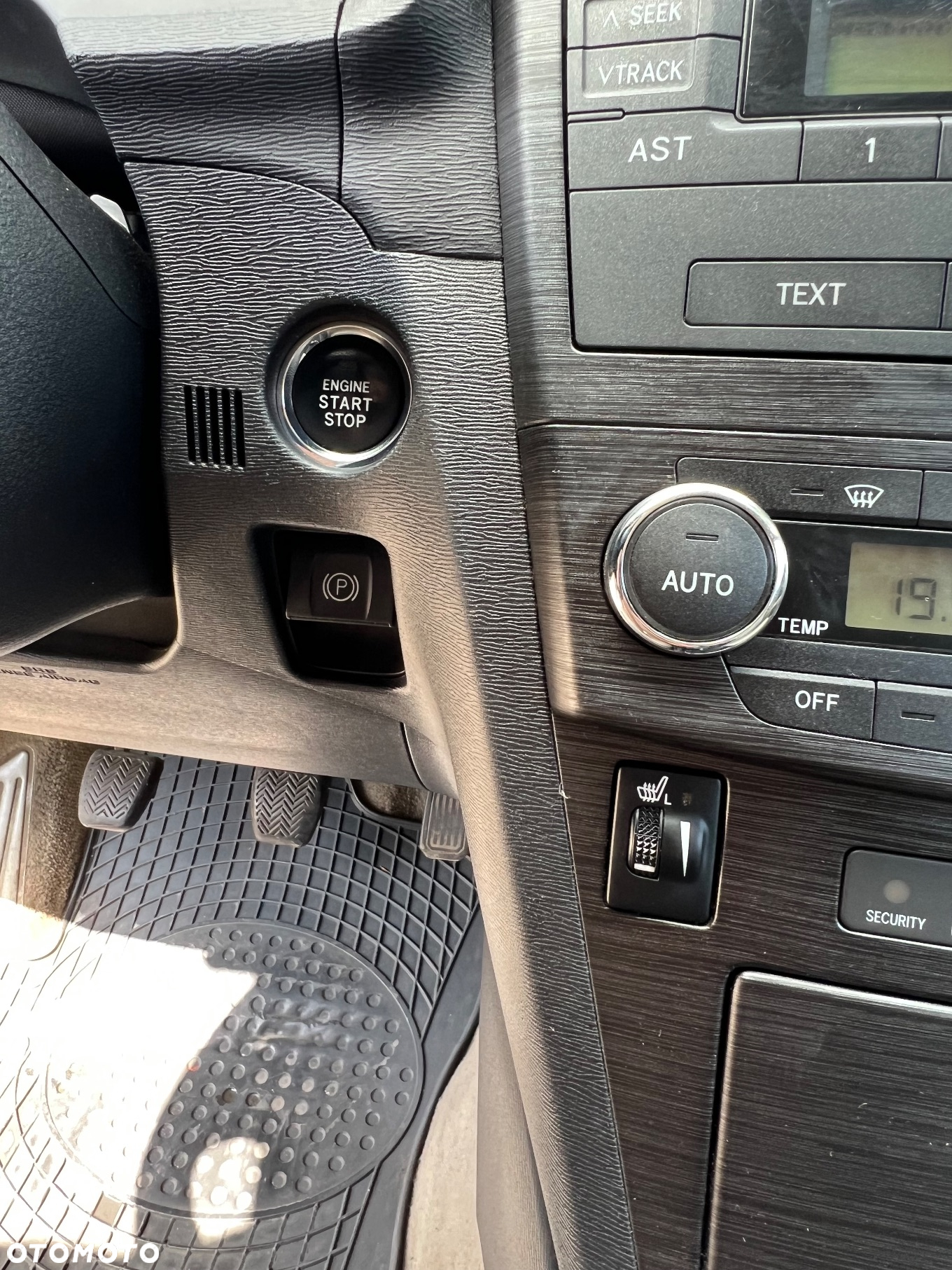 Toyota Avensis 2.0 Prestige EU5 - 27