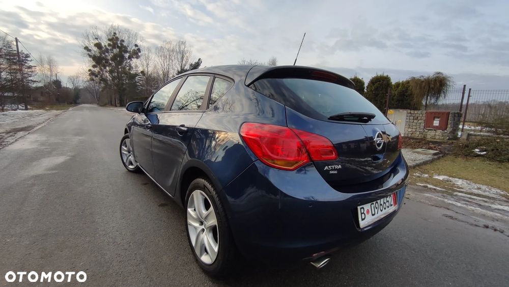 Opel Astra 1.4 Turbo 150 Jahre - 26