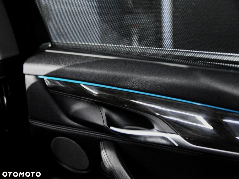 BMW X5 xDrive35i - 24