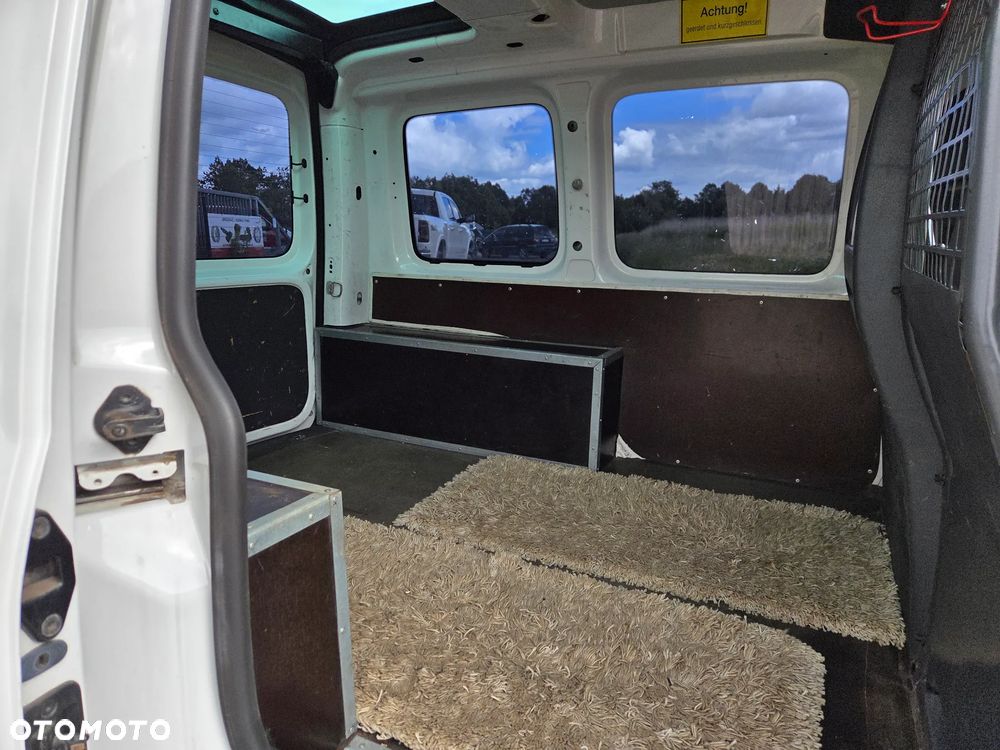 Volkswagen Caddy - 12