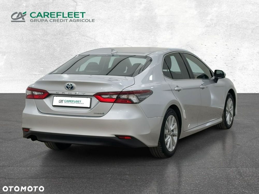 Toyota Camry - 5