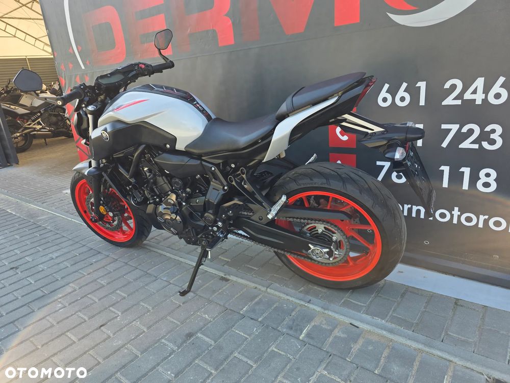 Yamaha MT - 6