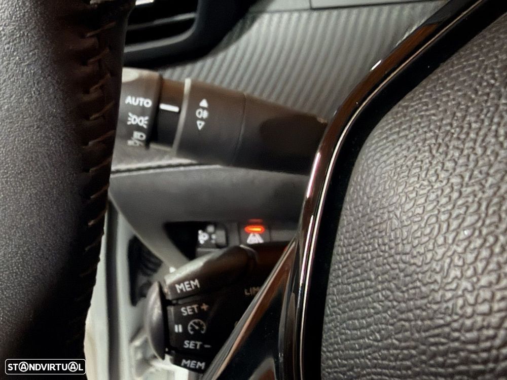 Peugeot e-208 50 kWh Active - 17