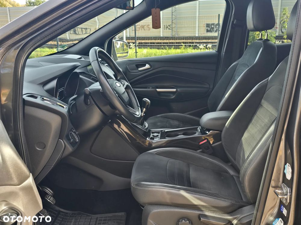 Ford Kuga 1.5 EcoBoost 2x4 ST-Line - 18