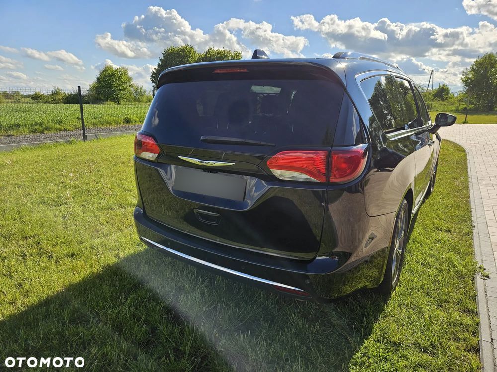 Chrysler Pacifica - 25