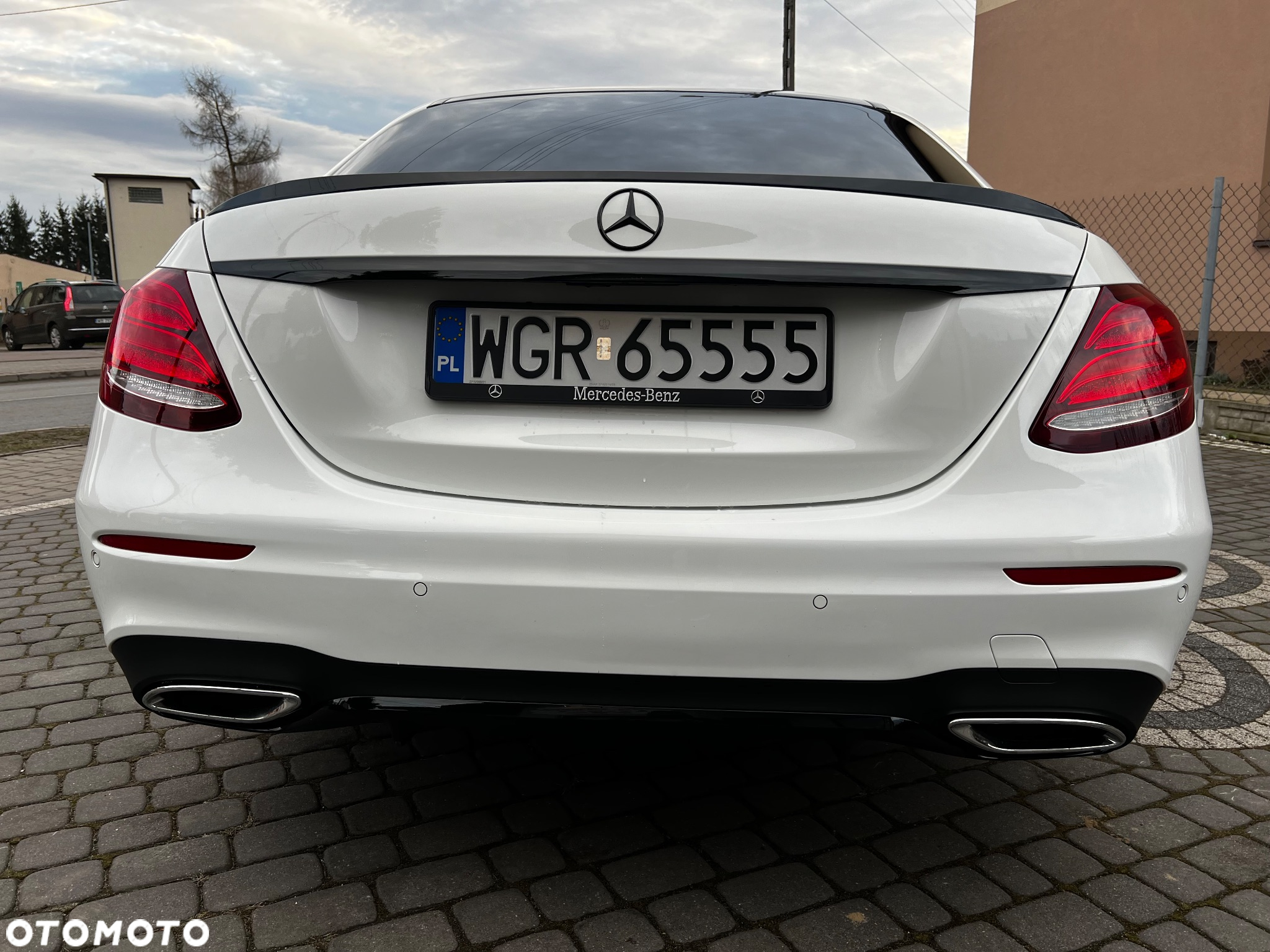 Mercedes-Benz Klasa E 220 d 4-Matic 9G-TRONIC - 18