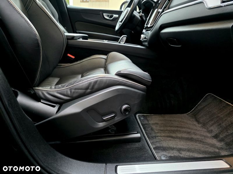 Volvo XC 60 B5 D AWD Geartronic RDesign - 17