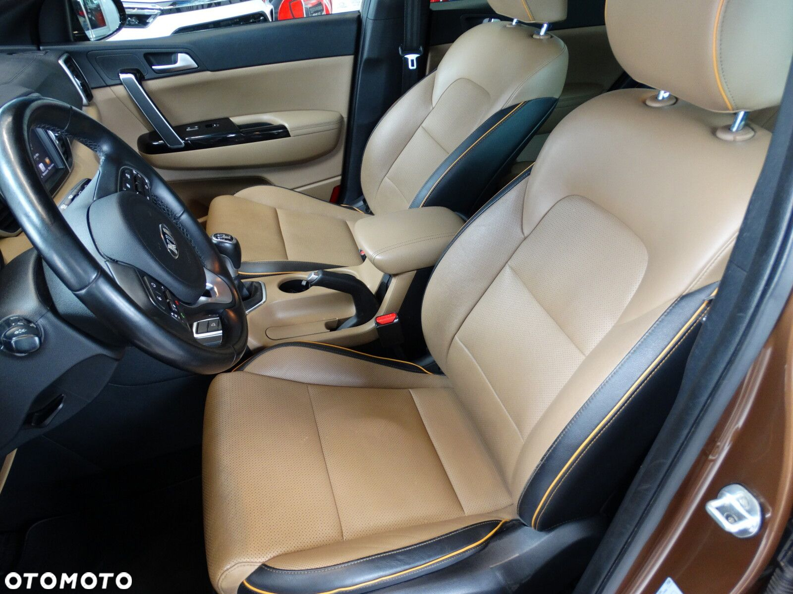 Kia Sportage - 16