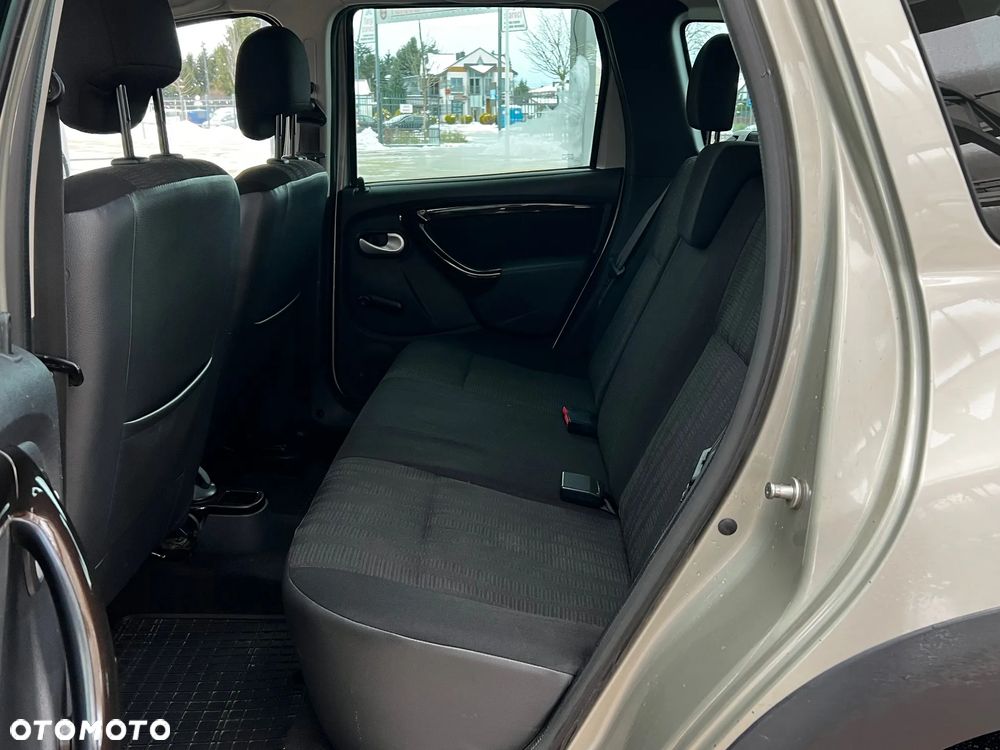 Dacia Duster 1.6 Laureate 4x4 - 7
