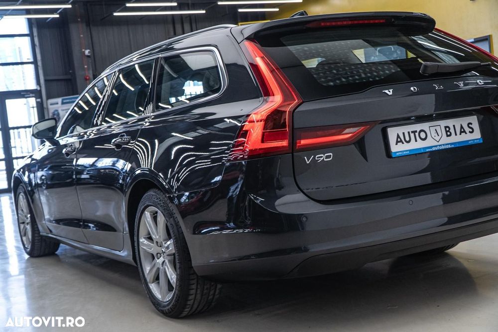 Volvo V90 D3 Geartronic Momentum Pro - 32