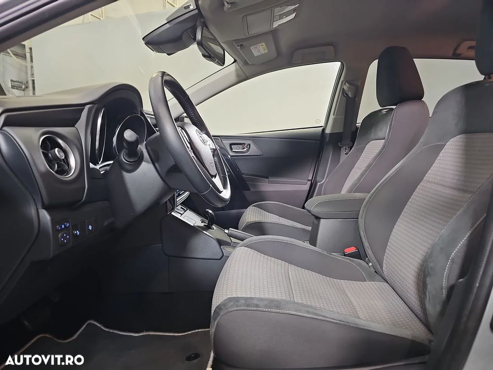 Toyota Auris - 23