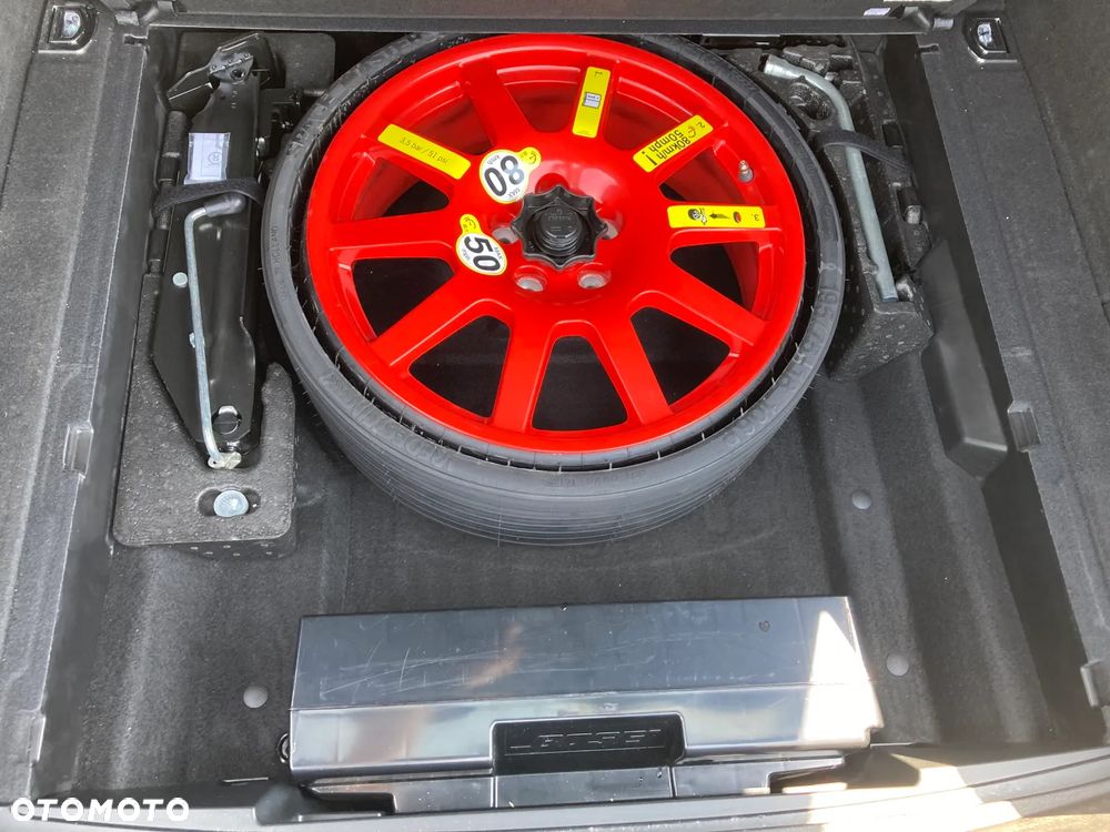 Porsche Macan - 29