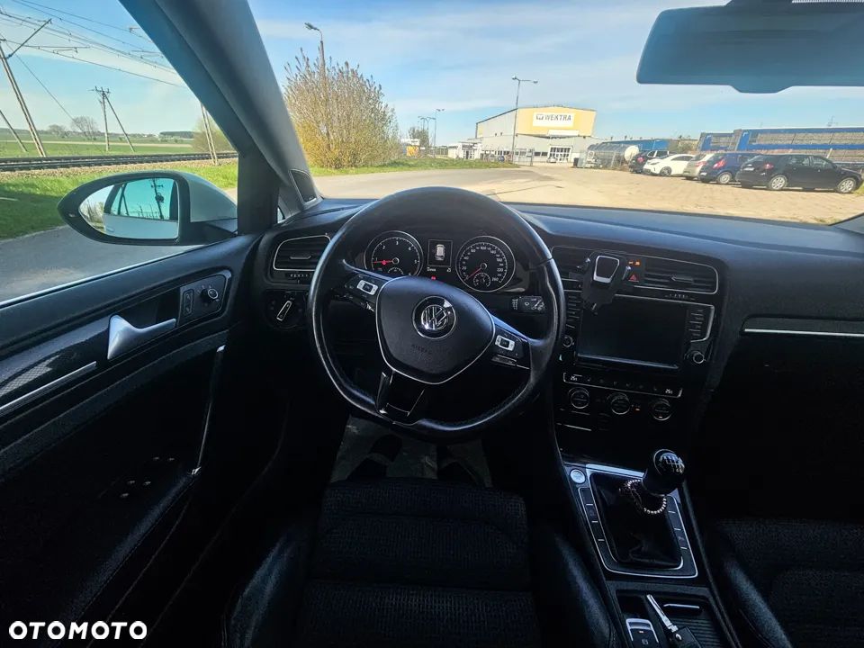 Volkswagen Golf 2.0 TDI Sound - 23