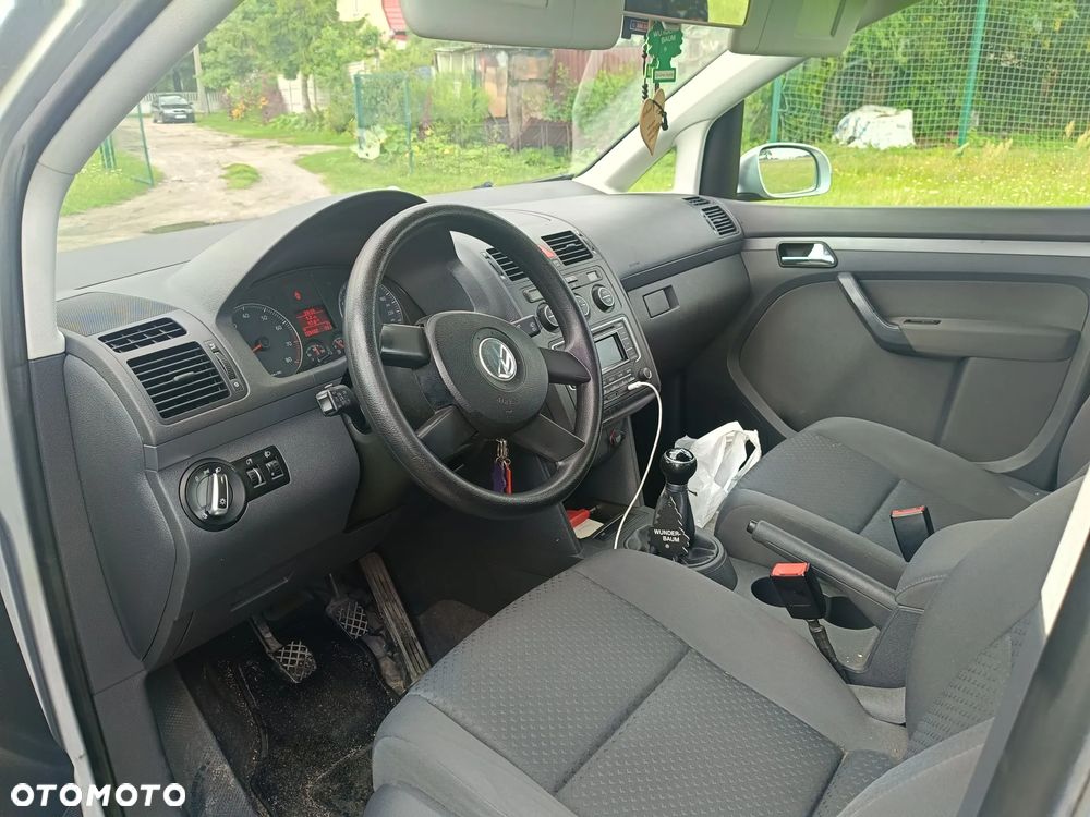 Volkswagen Touran 1.6 Conceptline - 9