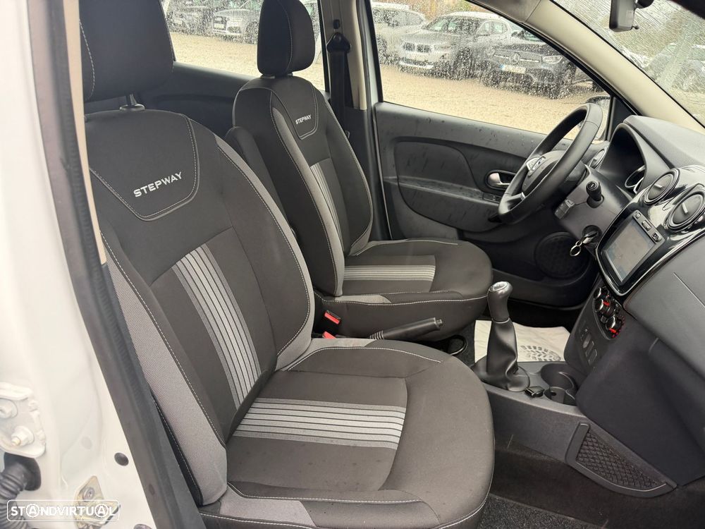 Dacia Sandero 0.9 TCe Stepway - 11