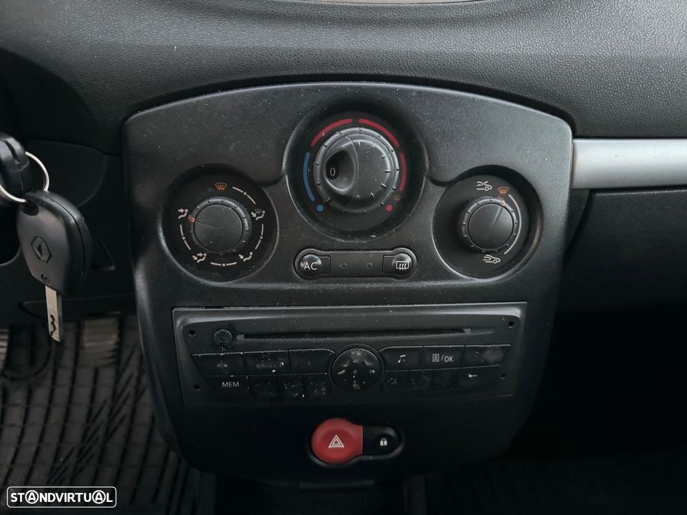 Renault Clio Break 1.2 16V Dynamique - 21