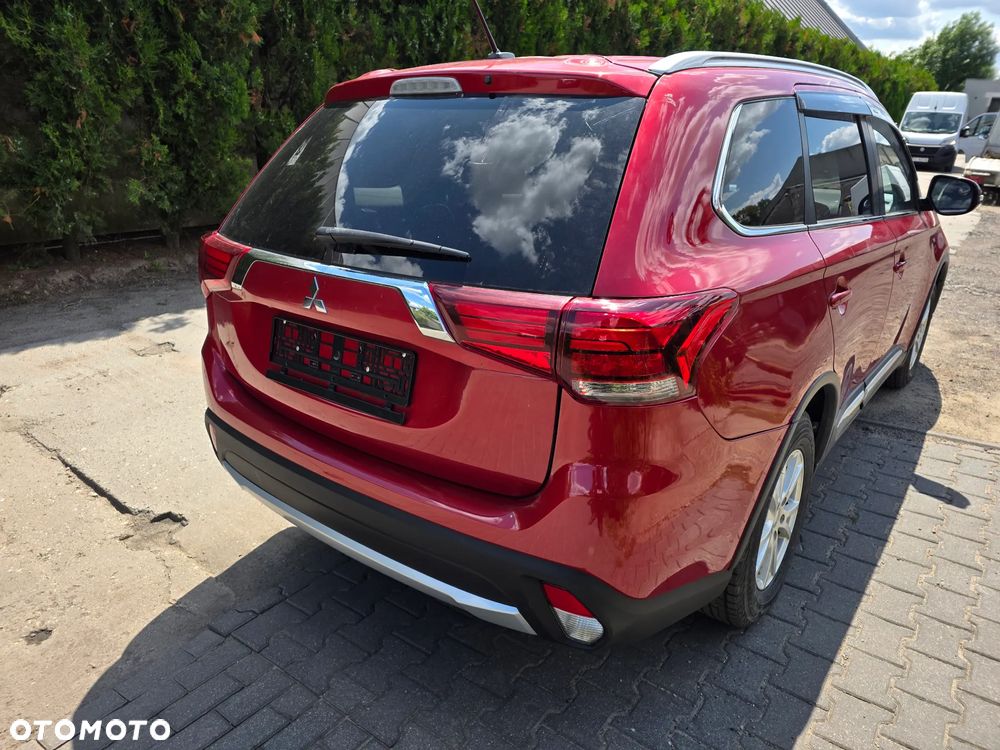 Mitsubishi Outlander - 10