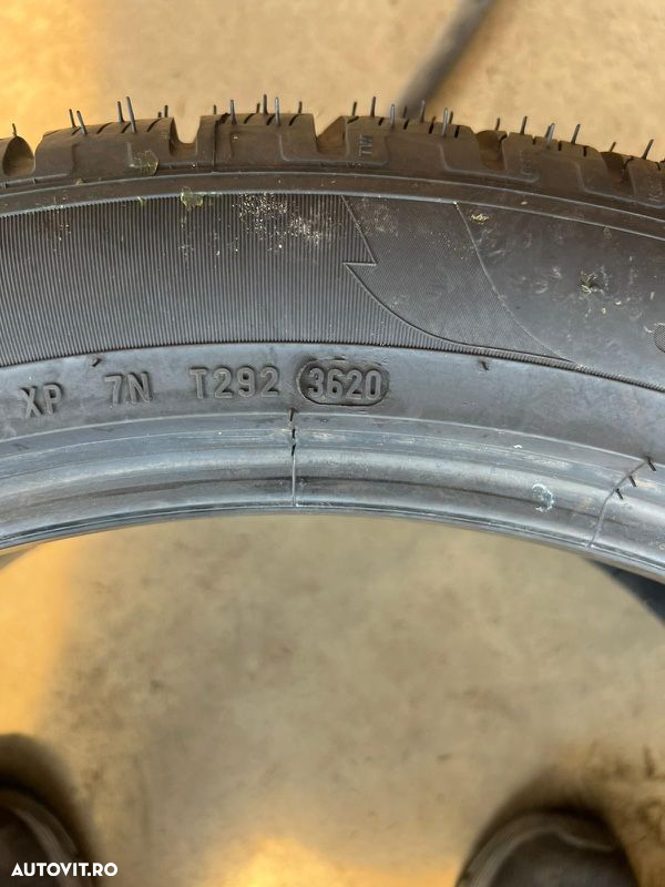 vând 2 anvelope 275/40/22 Pirelli de iarnă noi - 5