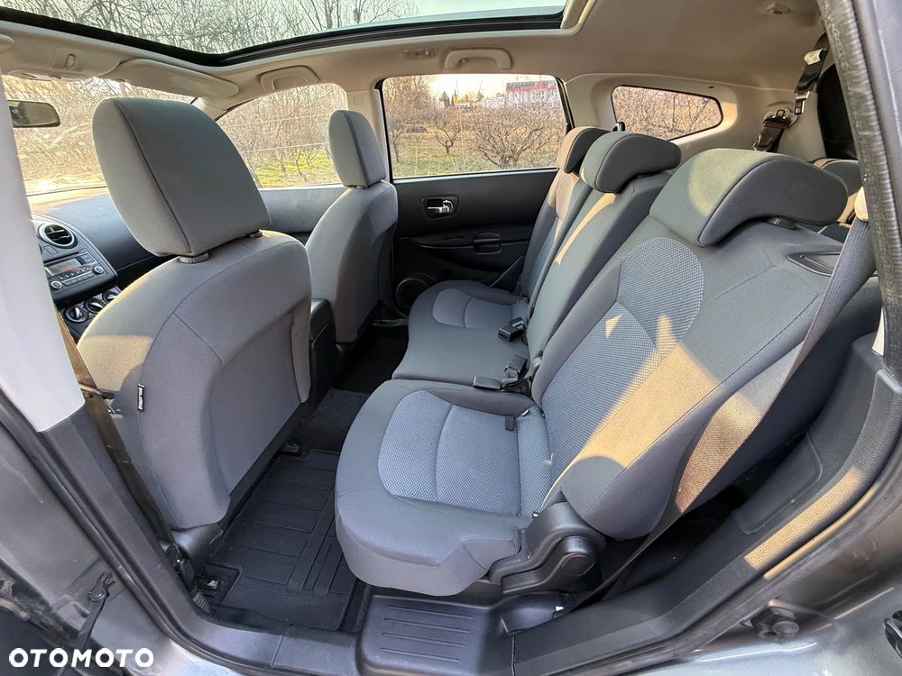 Nissan Qashqai+2 - 13