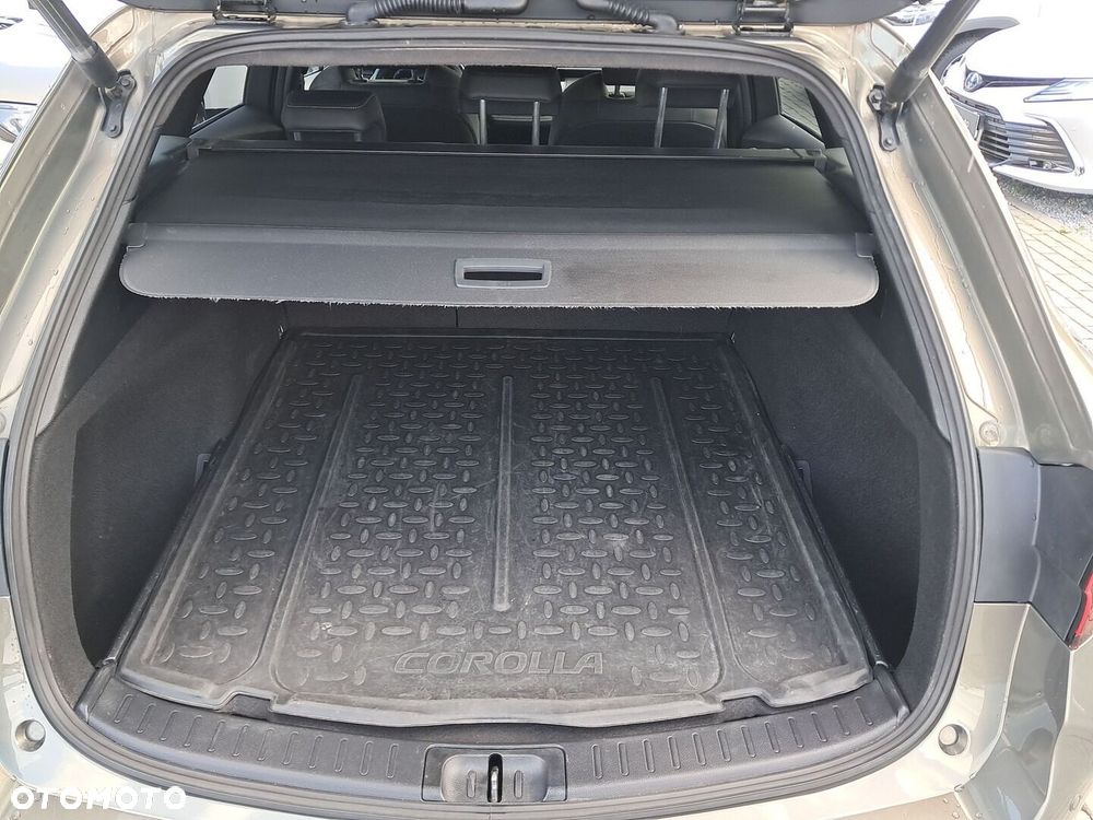 Toyota Corolla 1.8 Hybrid Style - 18