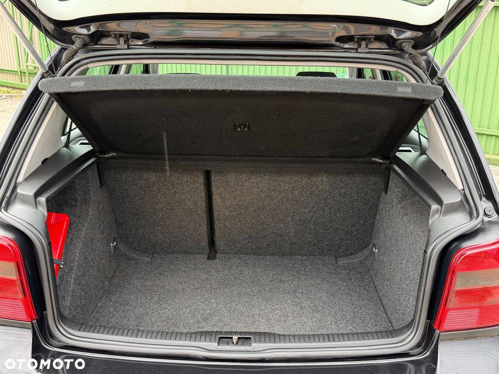 Volkswagen Golf - 28