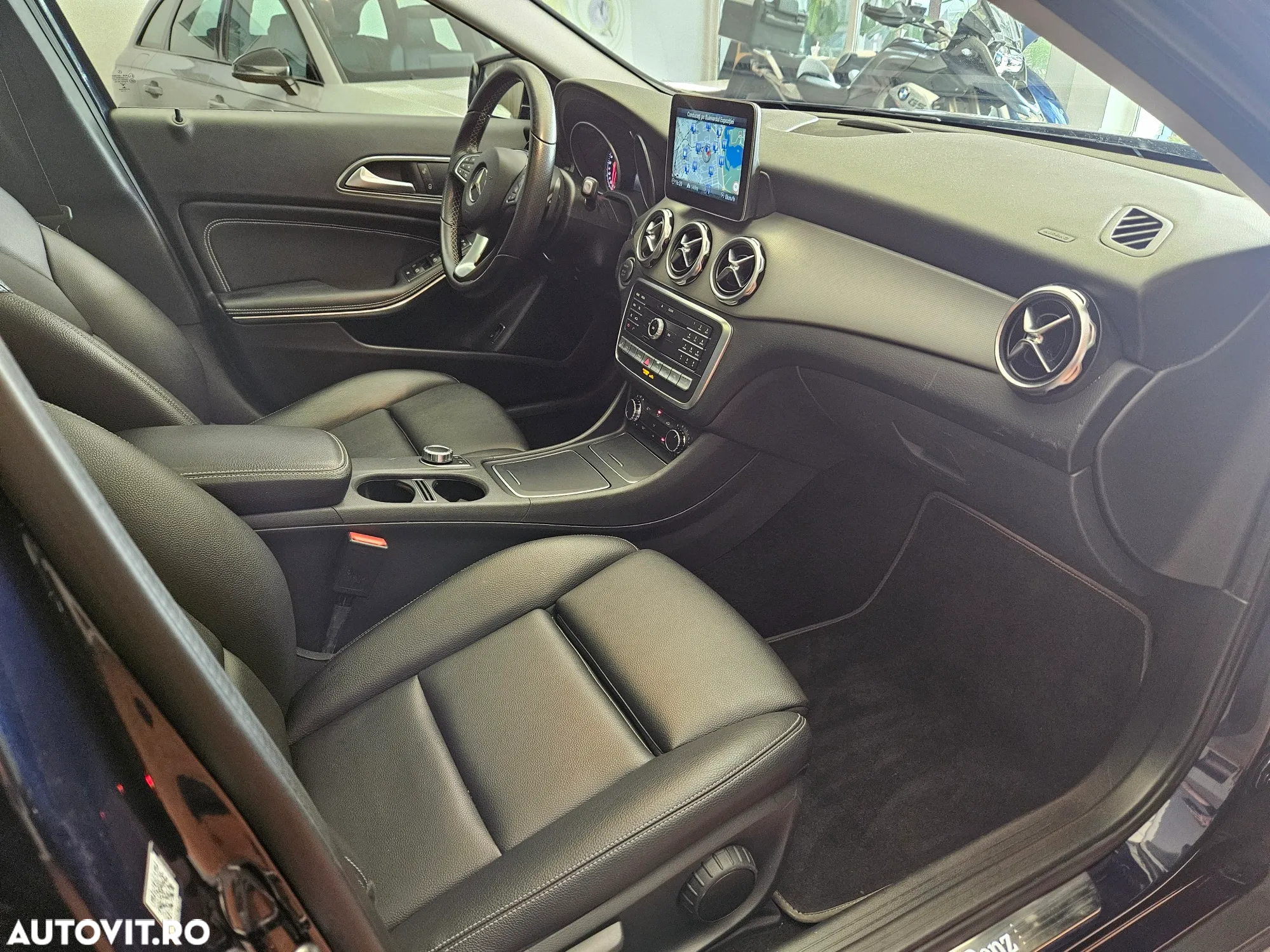 Mercedes-Benz GLA 250 4MATIC Aut. - 24