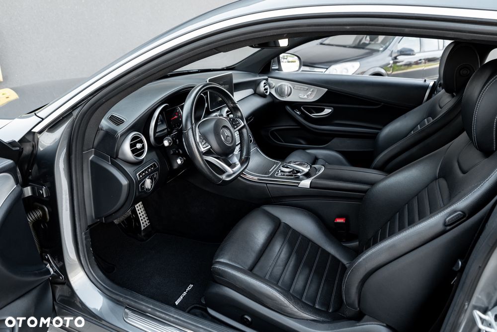 Mercedes-Benz Klasa C 300 9G-TRONIC AMG Line - 18