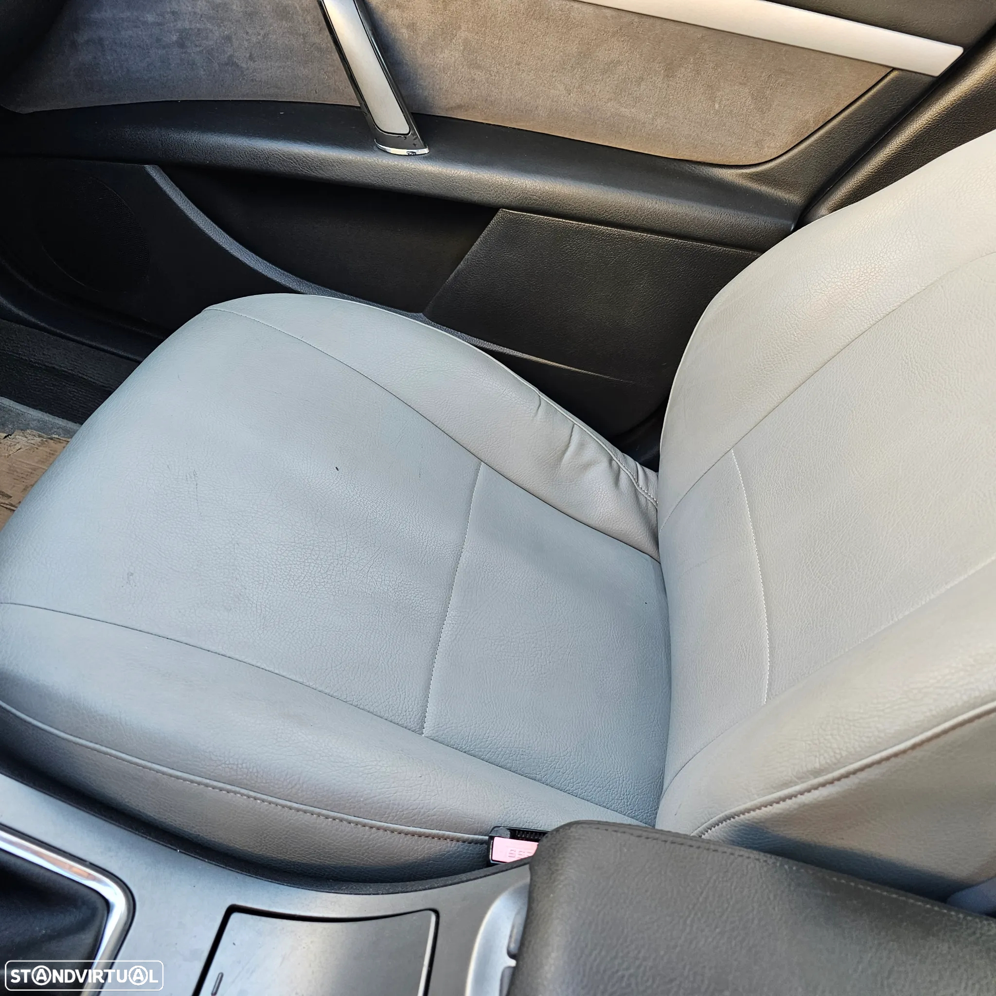 Peugeot 407 1.6 HDi Executive - 28