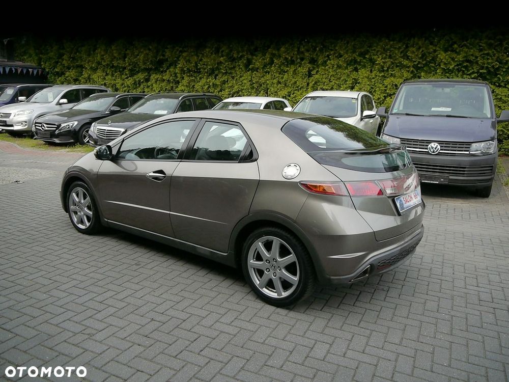 Honda Civic 1.8i-VTEC Executive - 11