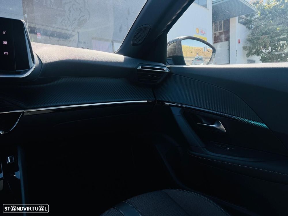 Peugeot 2008 1.2 PureTech Allure Pack EAT8 - 34