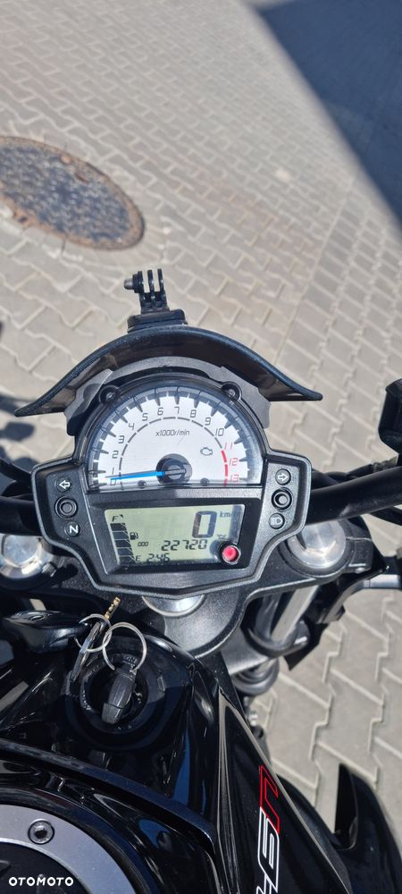 Kawasaki ER - 8