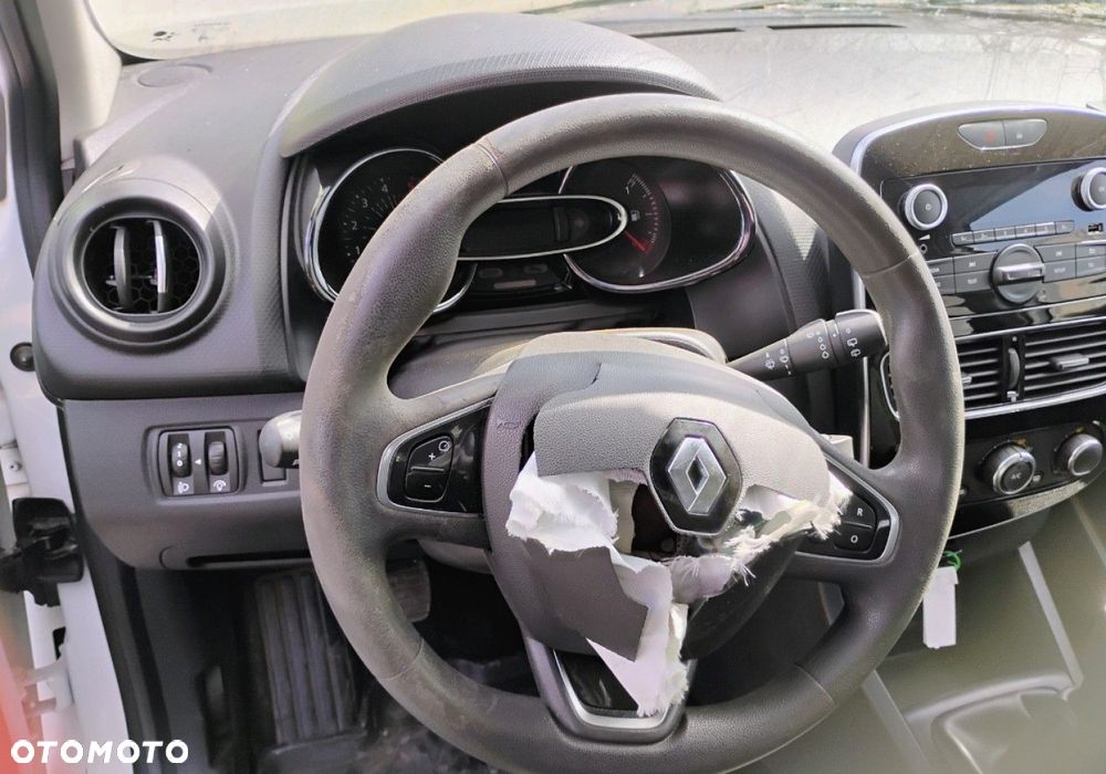Renault Clio - 12