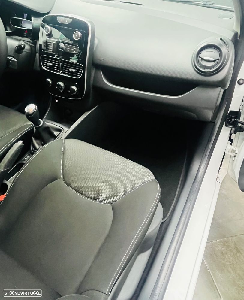 Renault Clio - 27