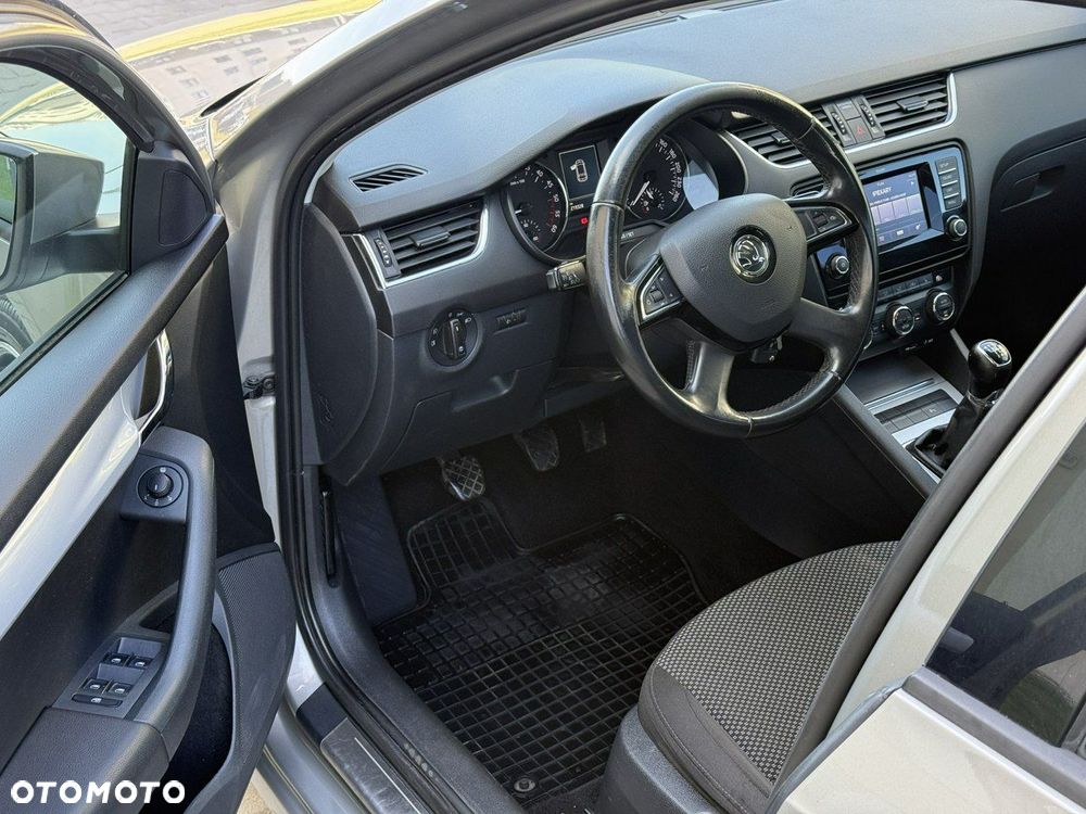 Skoda Octavia 2.0 TDI Style - 6