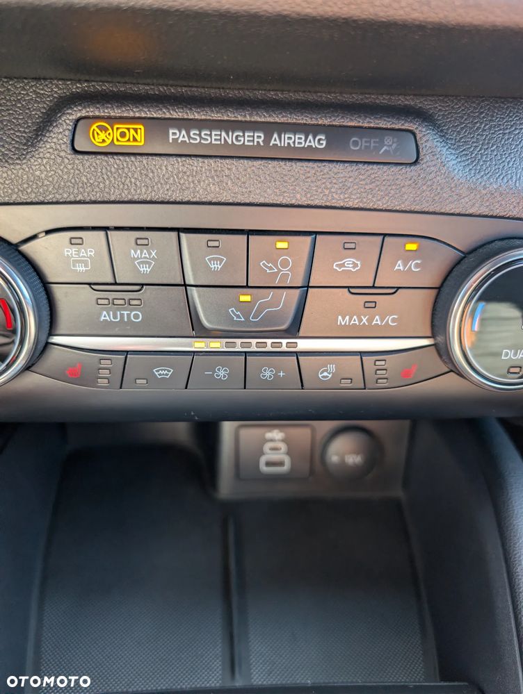 Ford Kuga 2.5 Duratec FHEV ST-LINE - 33