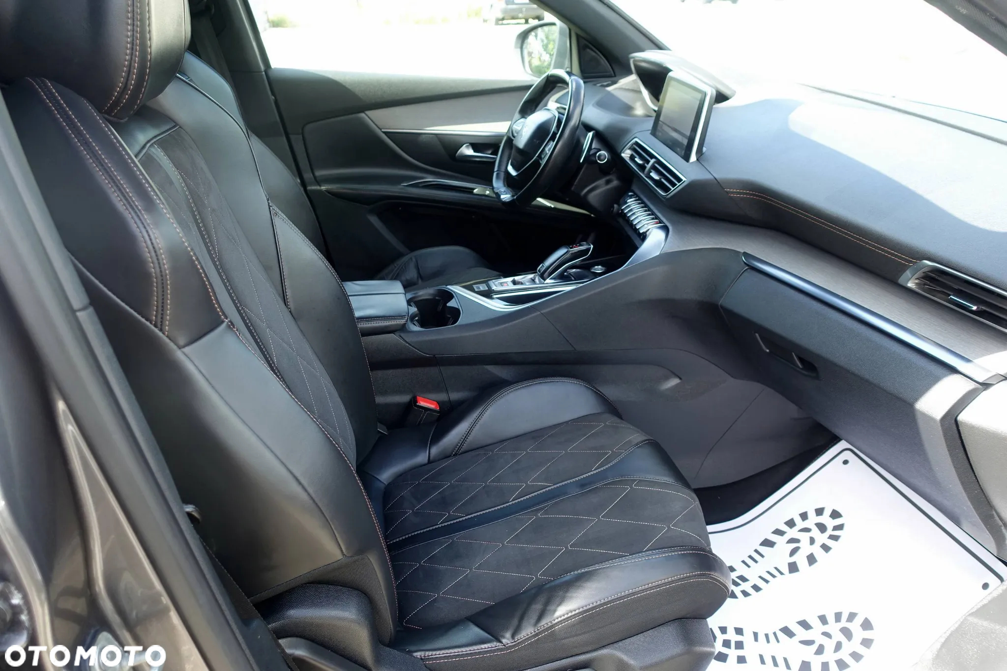 Peugeot 5008 BlueHDI 180 EAT8 GT - 11