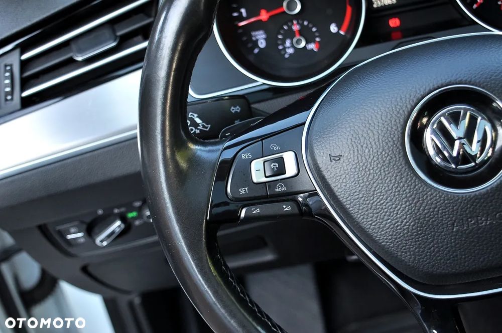 Volkswagen Passat 2.0 TDI BMT Highline DSG - 29