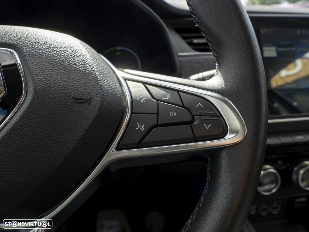 Renault Zoe (c/ Bateria) EV50 110hp Evolution - 36