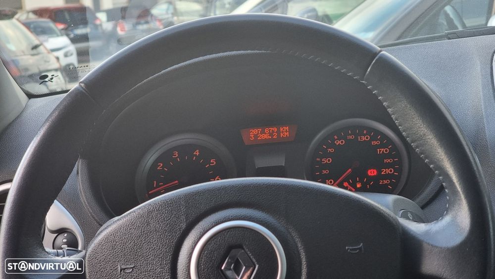 Renault Clio 1.2 16V Confort - 19