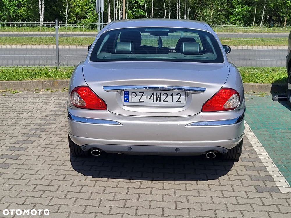 Jaguar X-Type 2.5 V6 4x4 Executive - 4