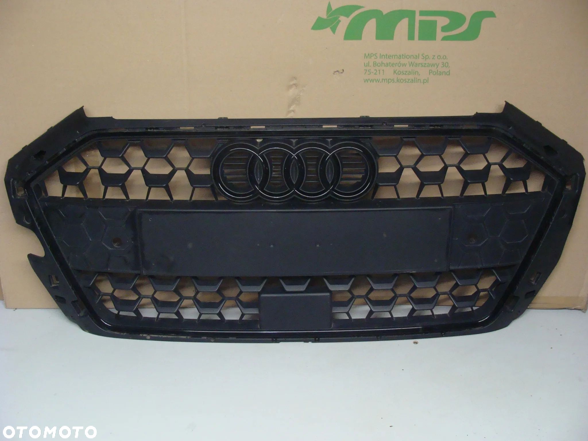 AUDI A1 II  ATRAPA CHŁODNICY GRILL 82A853651B - 1