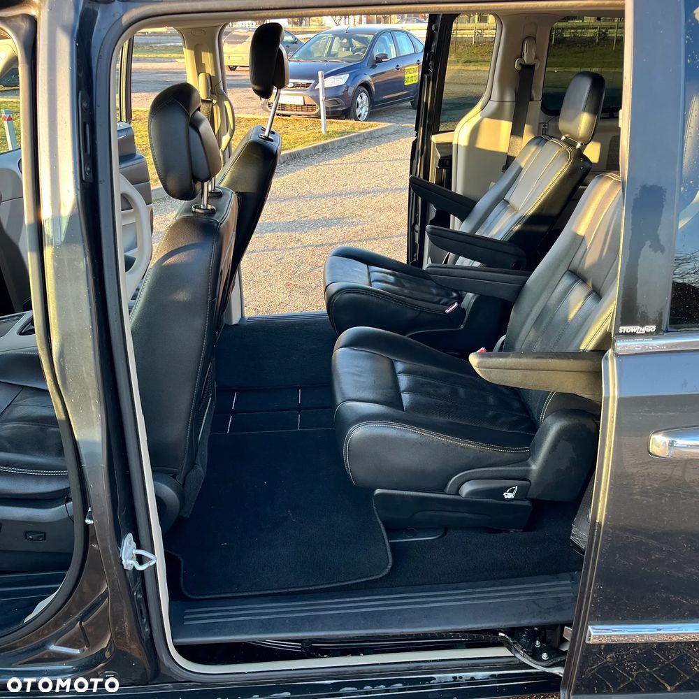 Lancia Voyager 2.8CRD Gold - 12