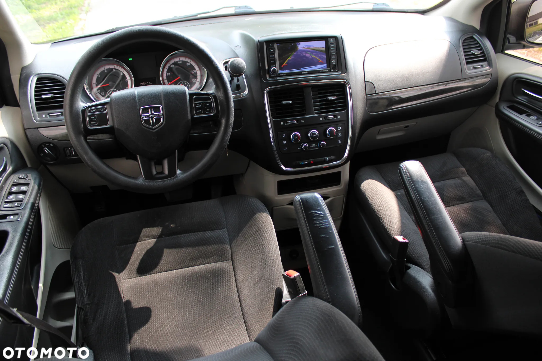 Dodge Grand Caravan - 23