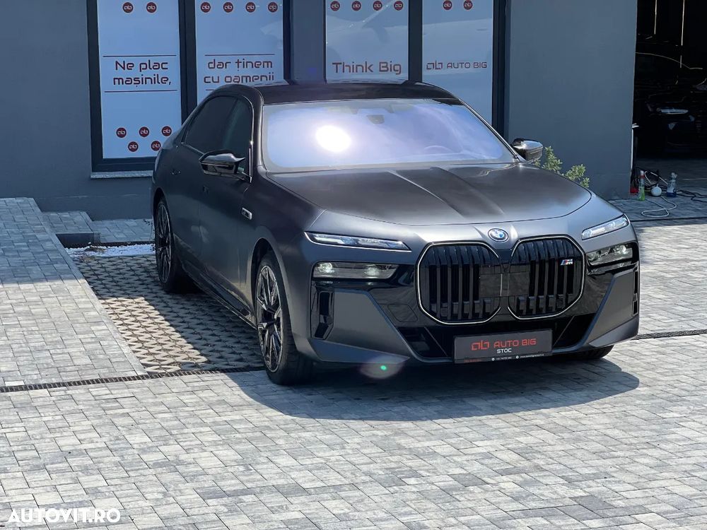 BMW M7 M760e xDrive AT PHEV - 3