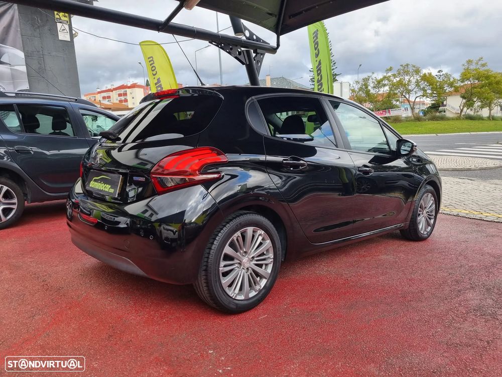 Peugeot 208 1.2 PureTech Style - 12