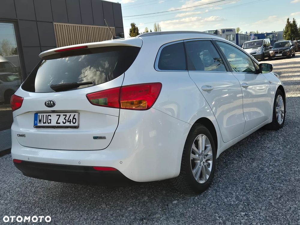 Kia Ceed 1.6 CRDi 128 Platinum Edition - 11